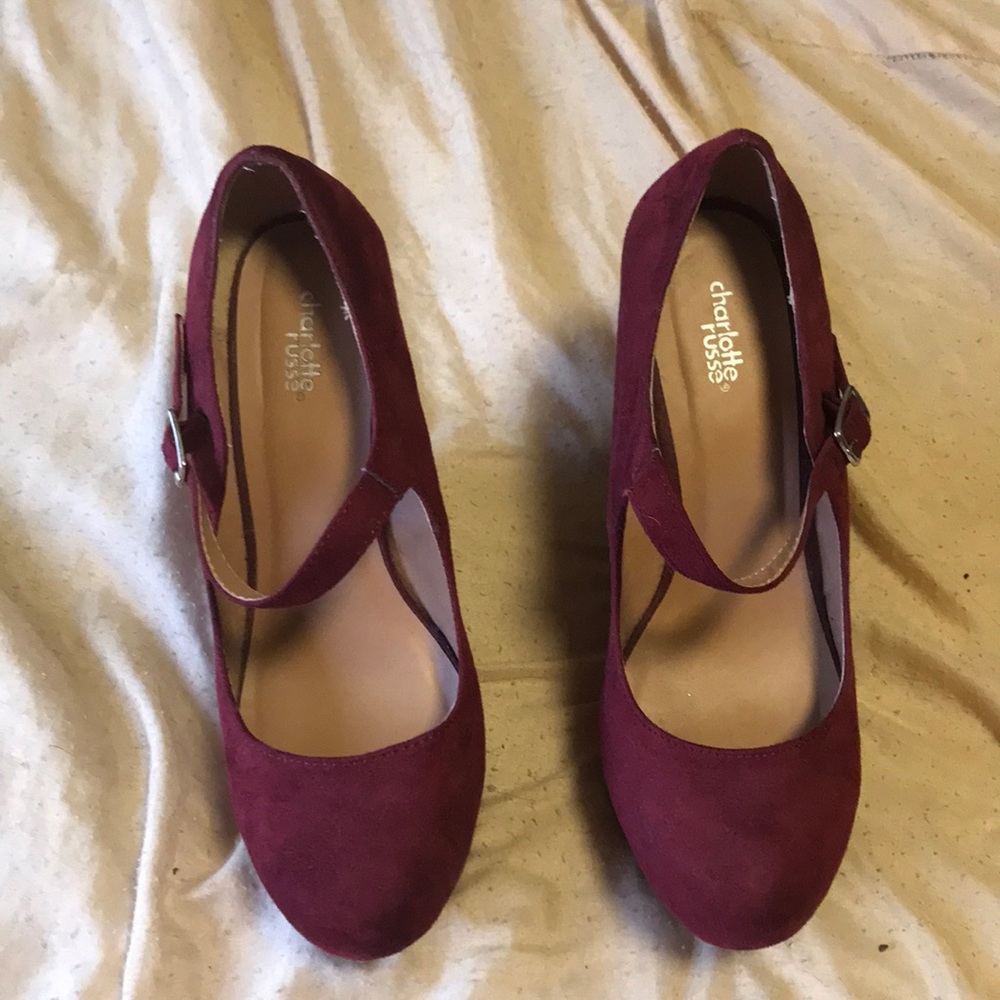 Burgundy wedges